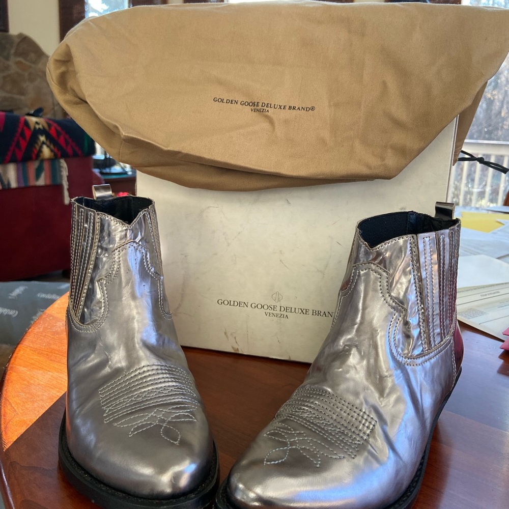 Golden Goose Crosby Collection Sz 35 Silver Ankle Cowboy Boots